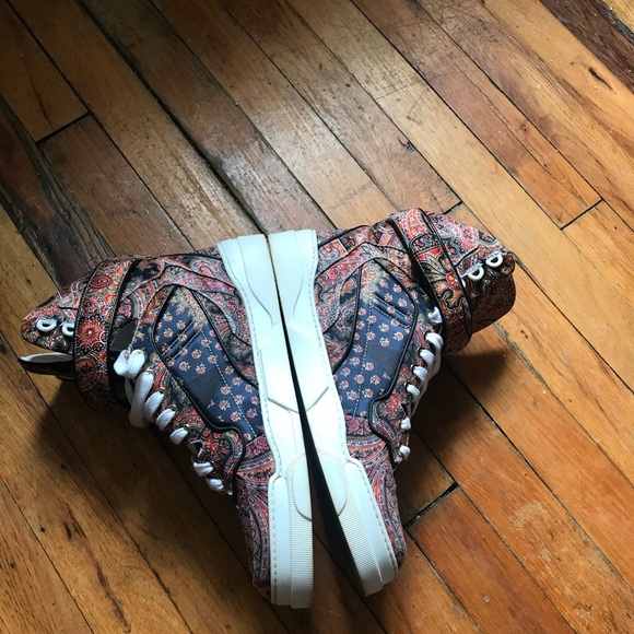 Use but very clean with no scratches NO BOX - Picture 2 of 5